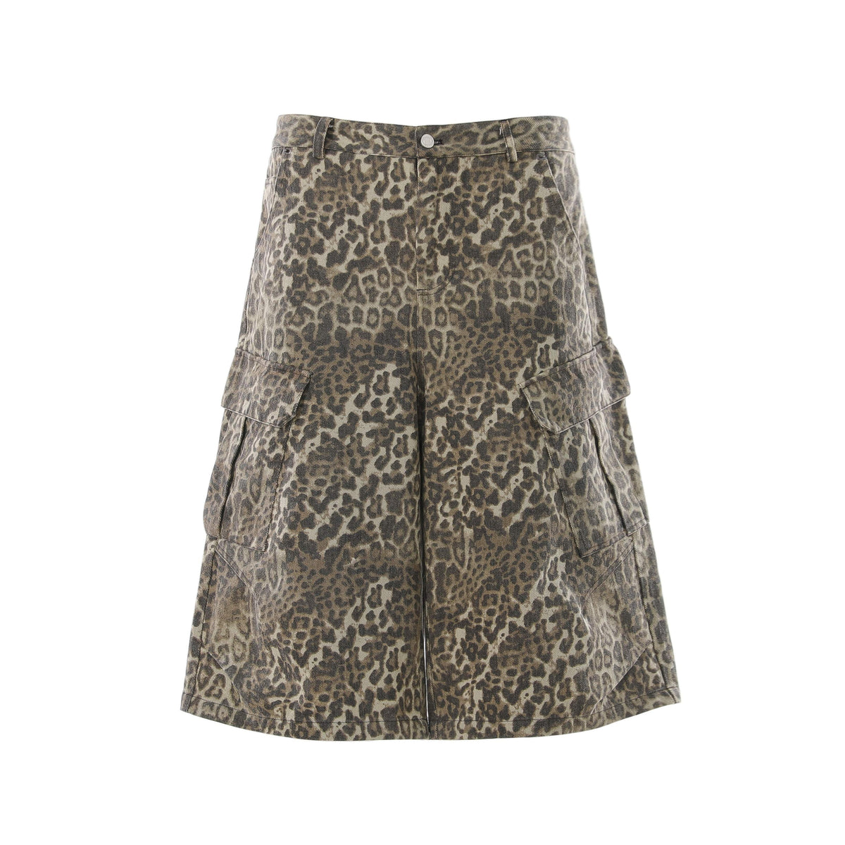 CapCabin “Leopard Cargo Shorts”