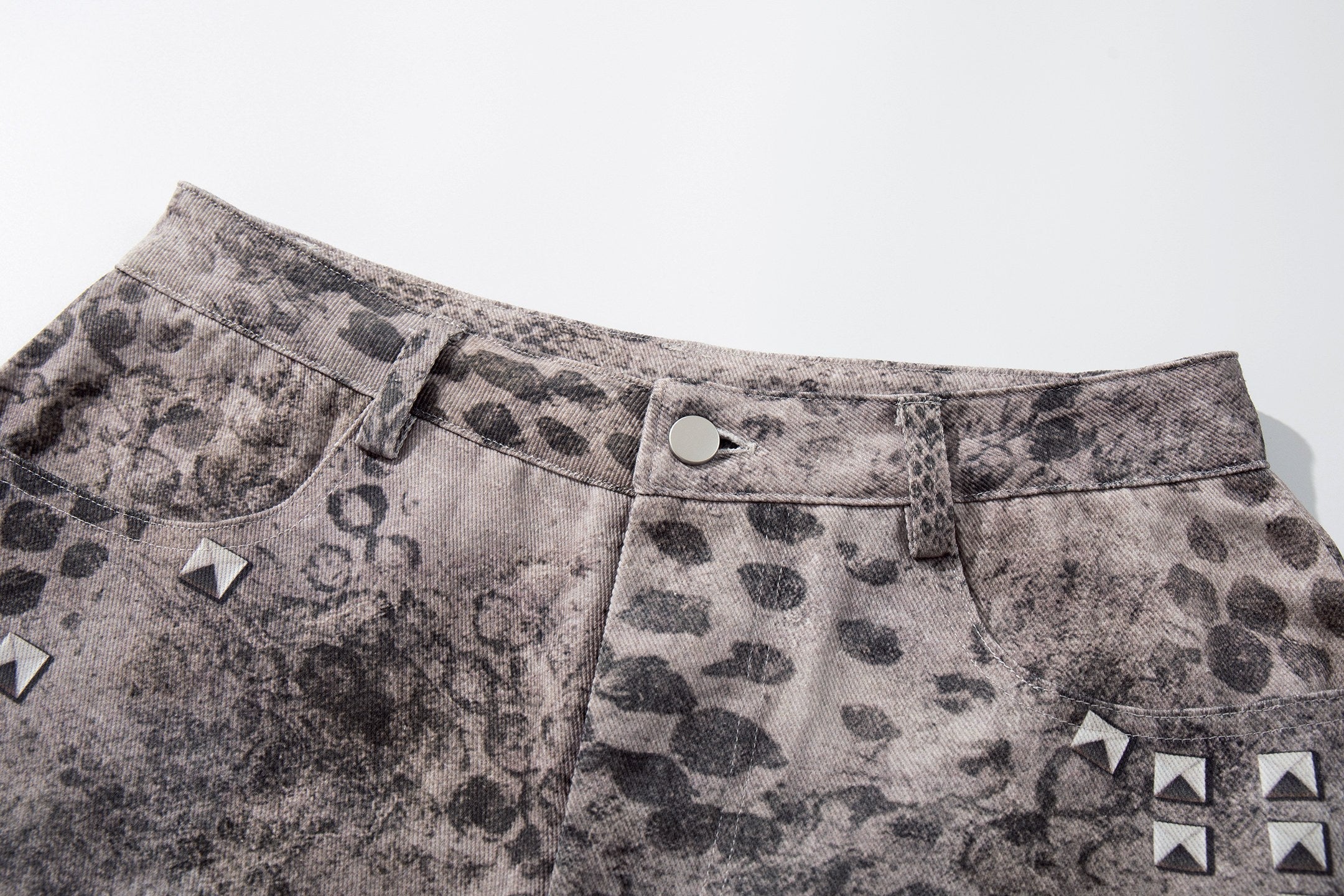 CapCabin “Grunge Cross Washed Denim Shorts”