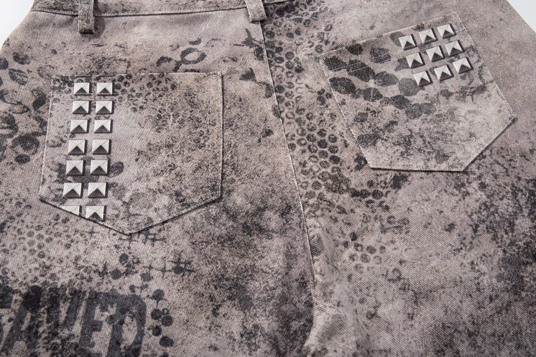 CapCabin “Grunge Cross Washed Denim Shorts”